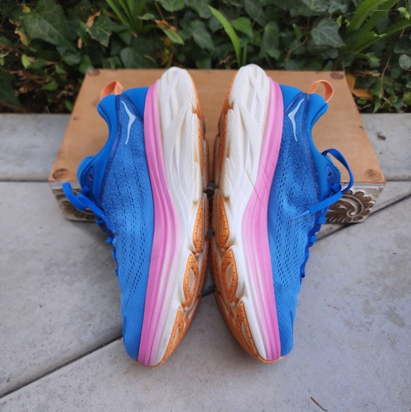Hoka Bondi One One 8 Athletic Shoes - Picture 4 of 10